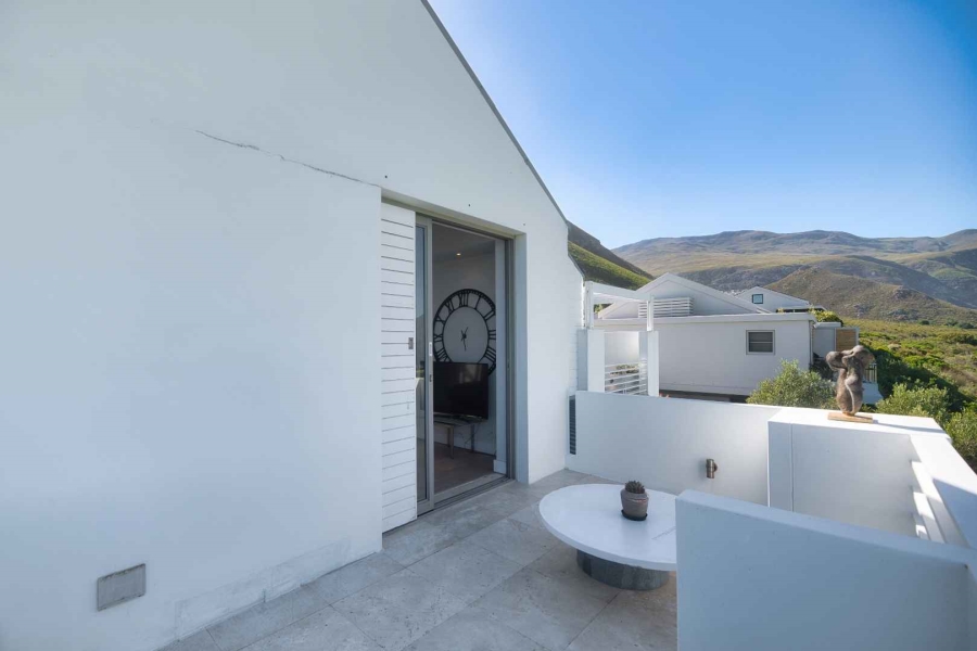 3 Bedroom Property for Sale in Fernkloof Estate Western Cape
